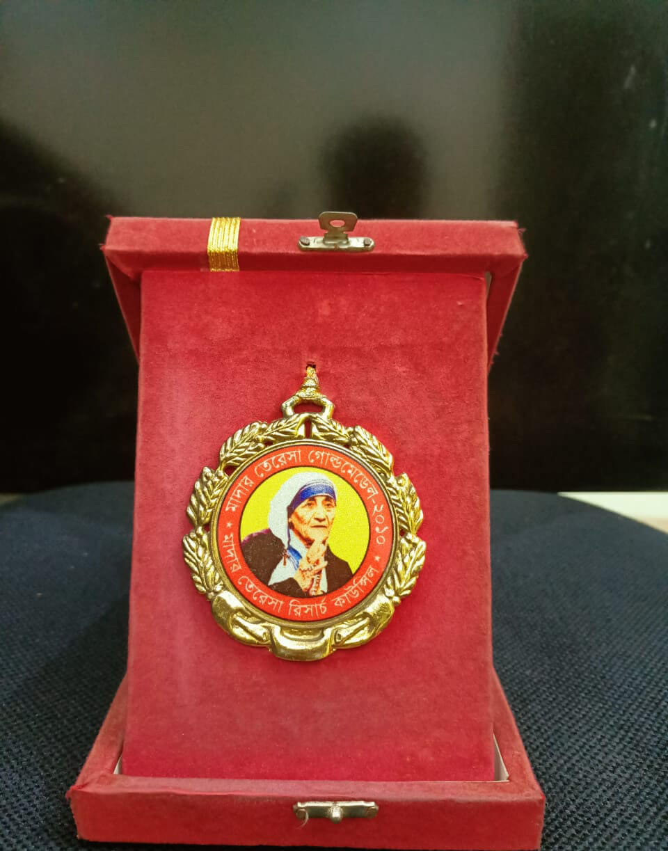 Mother-Teresa-Gold-Medal-Award